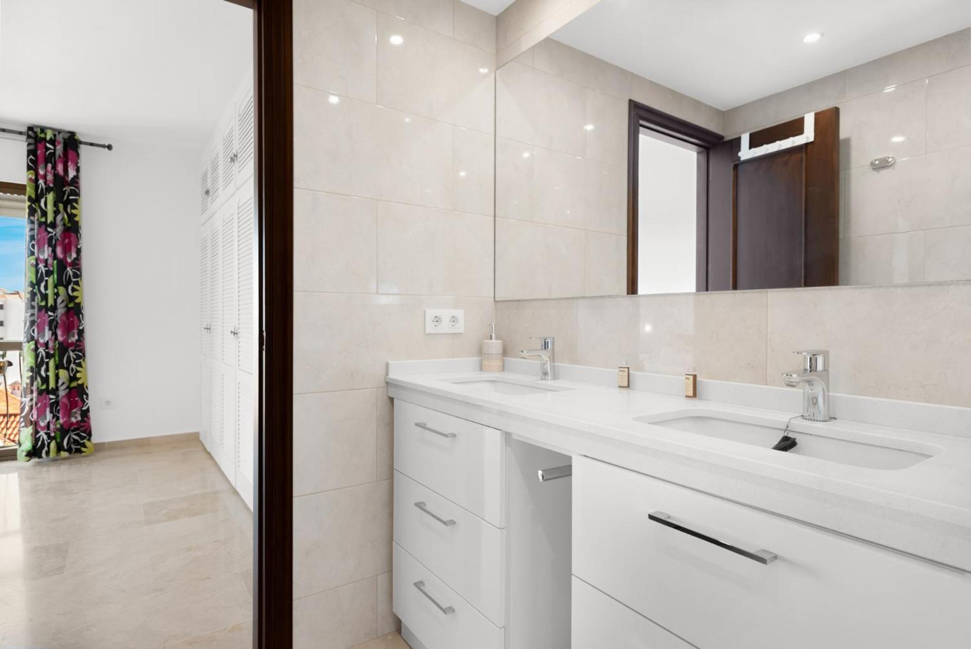 Lägenhet Lovely Penthouse Near Marina By Costarentals - Ref M15